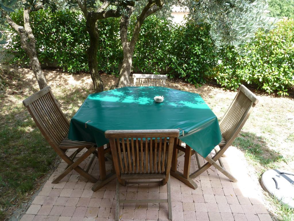 Mas de l'Olivette Bed & Breakfast Cotignac Rom bilde