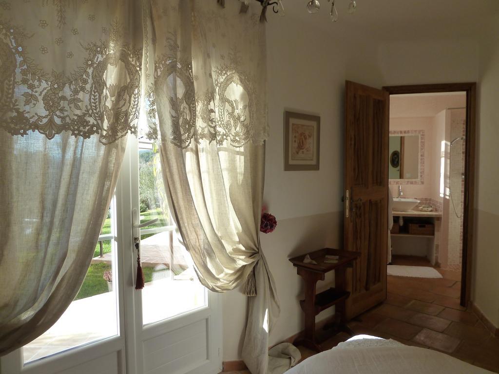 Mas de l'Olivette Bed & Breakfast Cotignac Rom bilde